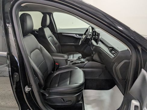 Used 2025 Ford Escape Platinum image 18