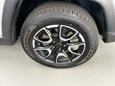 Used 2025 Jeep Compass Trailhawk AWD/4WD image 11