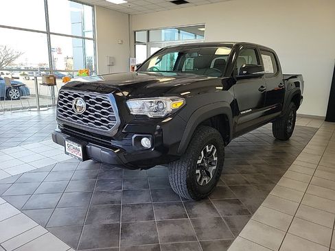 Used 2023 Toyota Tacoma TRD Off-Road w/ Technology Package AWD/4WD image 2
