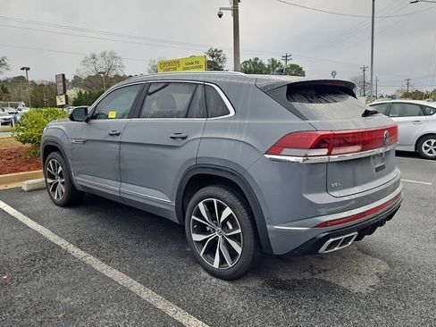Used 2025 Volkswagen Atlas Cross Sport SEL Premium R-Line image 2