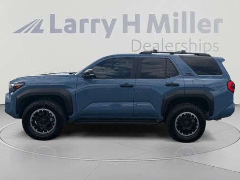Used 2025 Toyota 4Runner TRD Off-Road Premium w/ Tow Technology Package AWD/4WD image 2