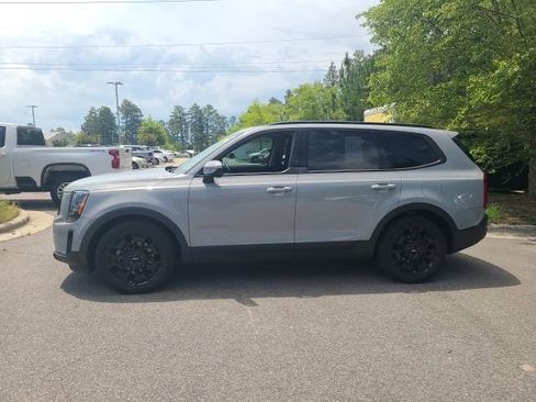 Used 2022 Kia Telluride SX w/ Nightfall Edition Package AWD/4WD image 2