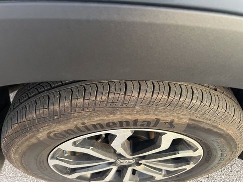 Used 2025 Toyota Corolla Cross AWD Hybrid image 14