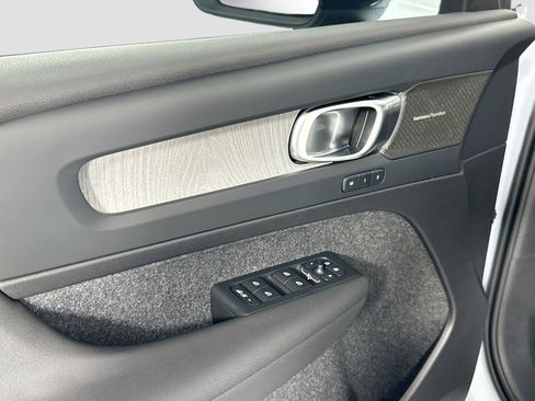 New 2026 Volvo XC40 B5 Ultra w/ Protection Package Premier image 17