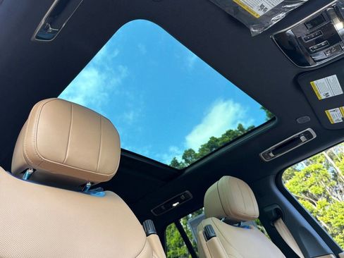 New 2026 Land Rover Range Rover SE AWD/4WD image 12