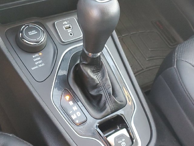 Used 2021 Jeep Cherokee Latitude Lux w/ Trailer Tow Group AWD/4WD image 29
