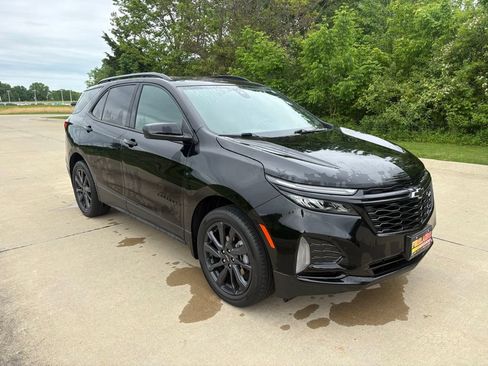Used 2024 Chevrolet Equinox RS AWD/4WD image 11