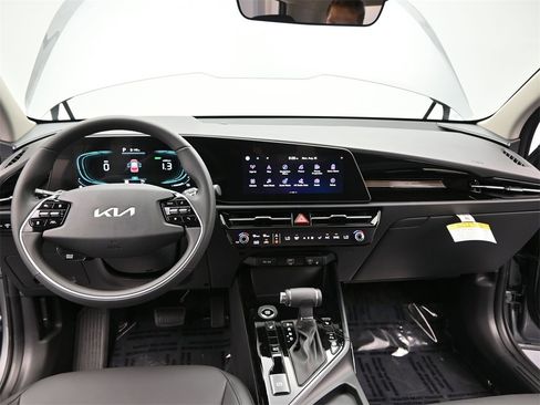 New 2025 Kia Niro EX image 32