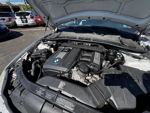 Used 2011 BMW 328i xDrive Sedan w/ Premium Pkg AWD/4WD image 20