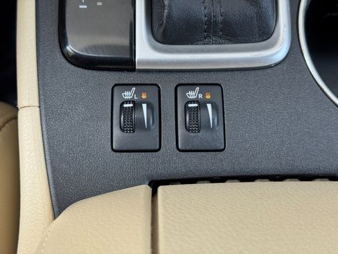 Used 2018 Toyota Highlander XLE FWD image 29