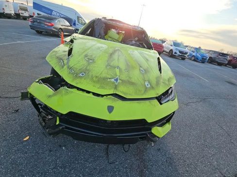Used 2023 Lamborghini Urus Performante AWD/4WD image 3