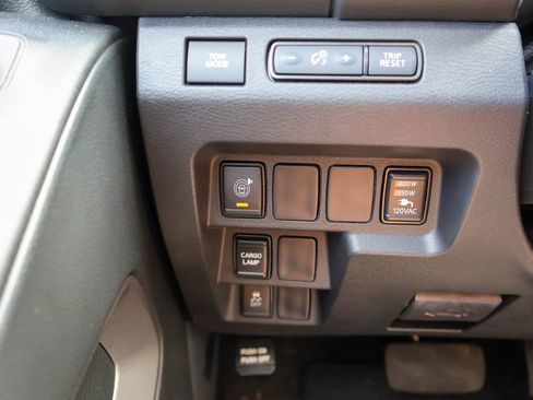 Certified 2025 Nissan Frontier SV w/ SV Convenience Package RWD image 17