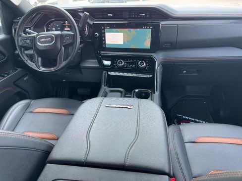 Used 2025 GMC Sierra 2500 AT4 AWD/4WD image 14