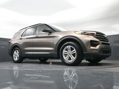 Used 2021 Ford Explorer XLT image 46