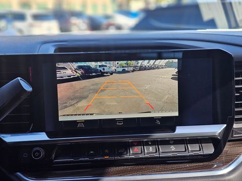 Used 2022 Chevrolet Silverado 1500 LT AWD/4WD image 12