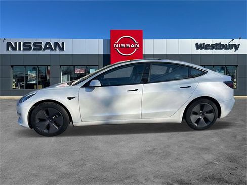 Used 2022 Tesla Model 3 Standard Range image 7