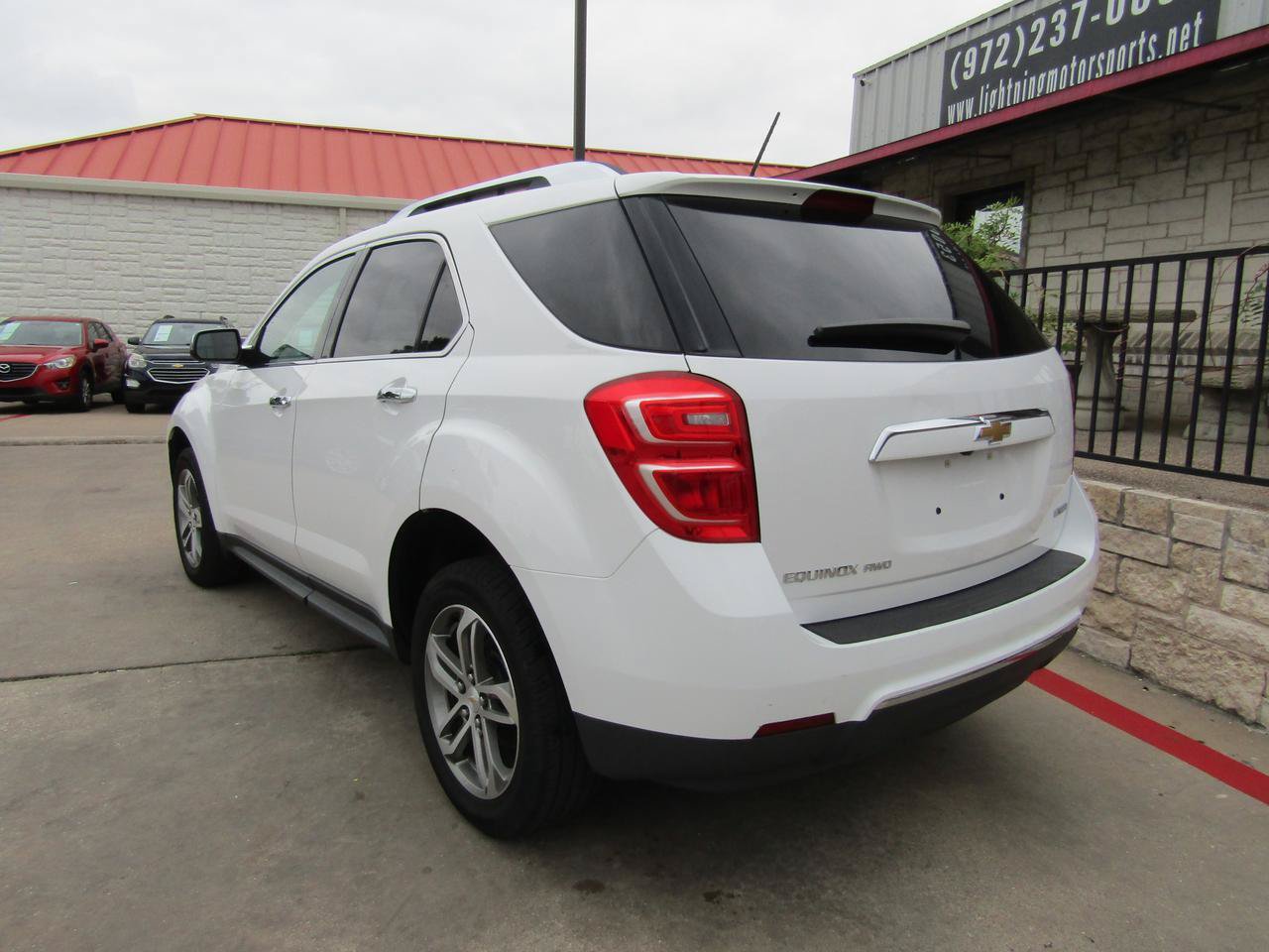 Used 2017 Chevrolet Equinox Premier w/ Enhanced Convenience Package AWD/4WD image 3