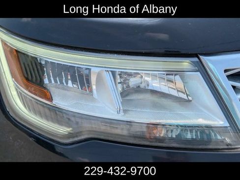 Used 2017 Ford Explorer Platinum AWD/4WD image 4