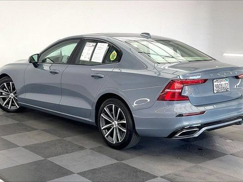 Used 2022 Volvo S60 B5 Momentum FWD image 10