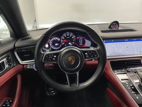 Used 2017 Porsche Panamera 4 image 34