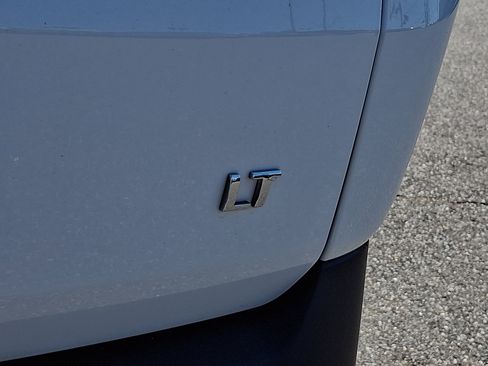 Certified 2023 Chevrolet Traverse LT w/ LT Premium Package image 31