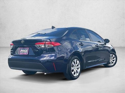 Used 2025 Toyota Corolla LE image 2