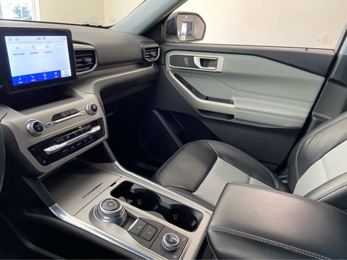 Used 2022 Ford Explorer XLT w/ Equipment Group 202A image 40