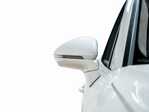 Used 2021 Porsche Cayenne Turbo image 5