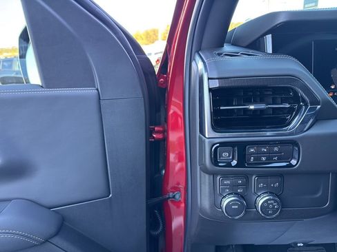 New 2026 GMC Yukon XL Elevation w/ LPO, Elevation Black Package image 14