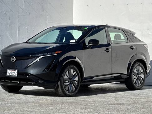 Used 2024 Nissan Ariya AWD image 7