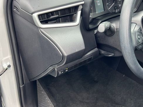 Certified 2025 Toyota Corolla LE image 12