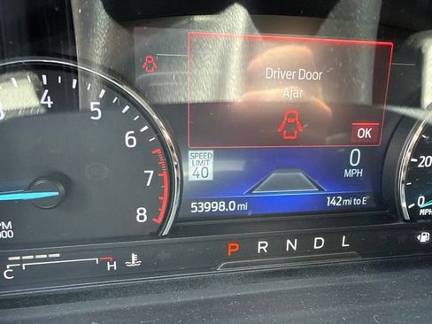 Used 2022 Ford Explorer XLT w/ Equipment Group 202A RWD image 8