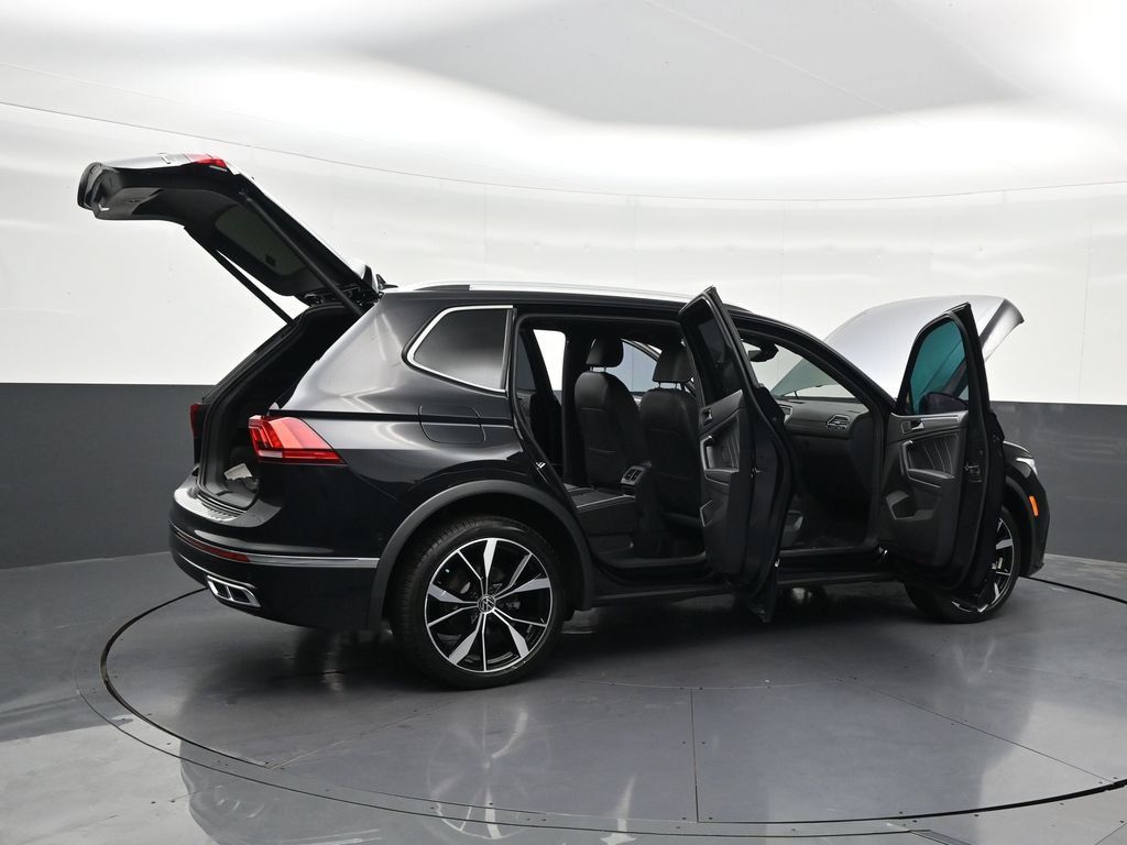 Used 2024 Volkswagen Tiguan SEL R-Line AWD/4WD image 37