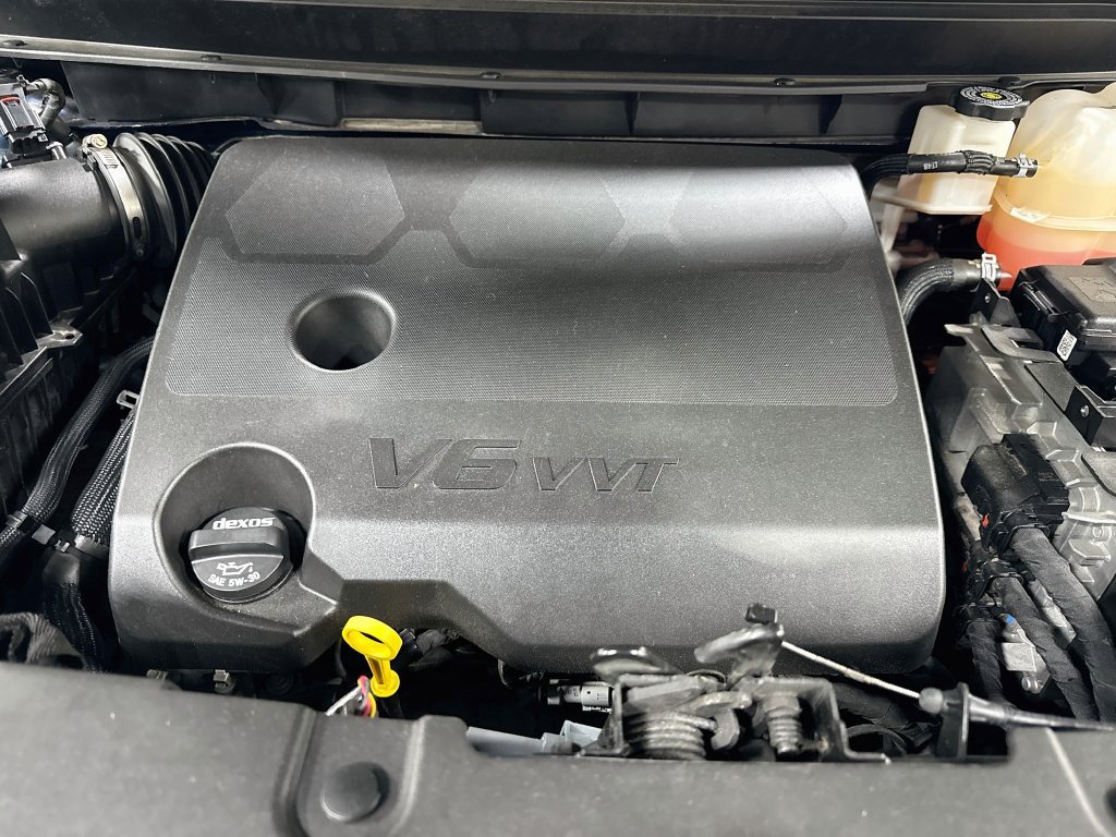 Used 2023 Chevrolet Traverse LT FWD image 31