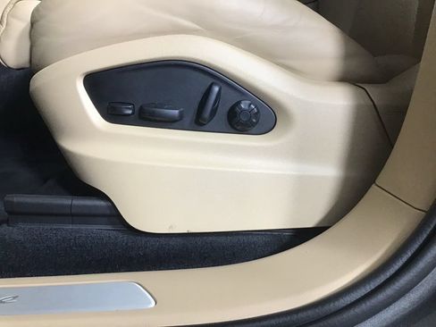 Certified 2022 Porsche Cayenne AWD/4WD image 29