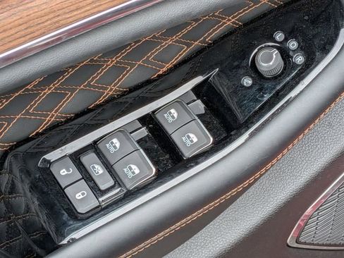 Certified 2024 Jeep Grand Cherokee L Summit w/ High Altitude Package image 24