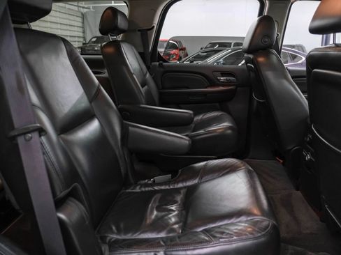 Used 2008 Cadillac Escalade AWD image 36