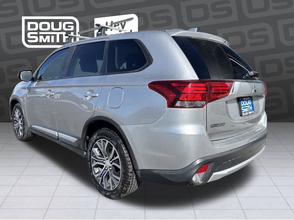 Used 2018 Mitsubishi Outlander ES AWD/4WD image 2