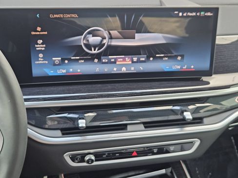 Used 2027 BMW X7 xDrive40i w/ M Sport Package AWD/4WD image 21
