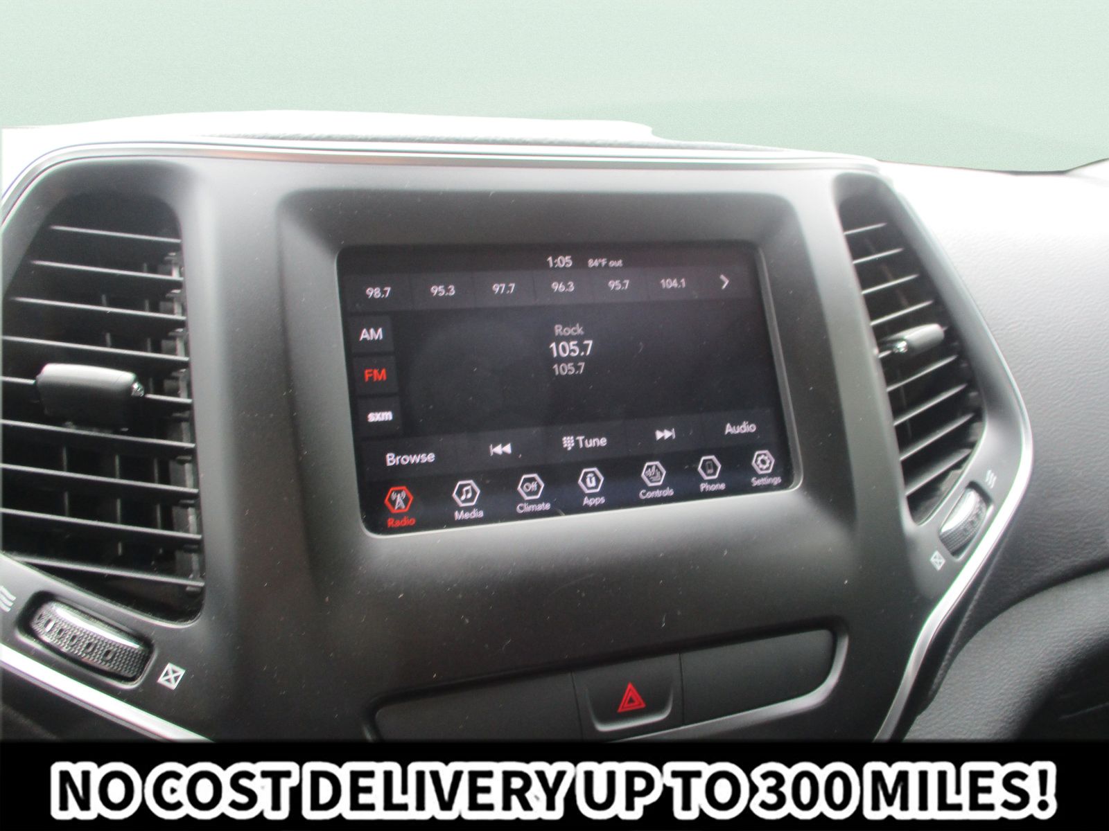 Used 2019 Jeep Cherokee Latitude Plus w/ Cold Weather Group AWD/4WD image 21