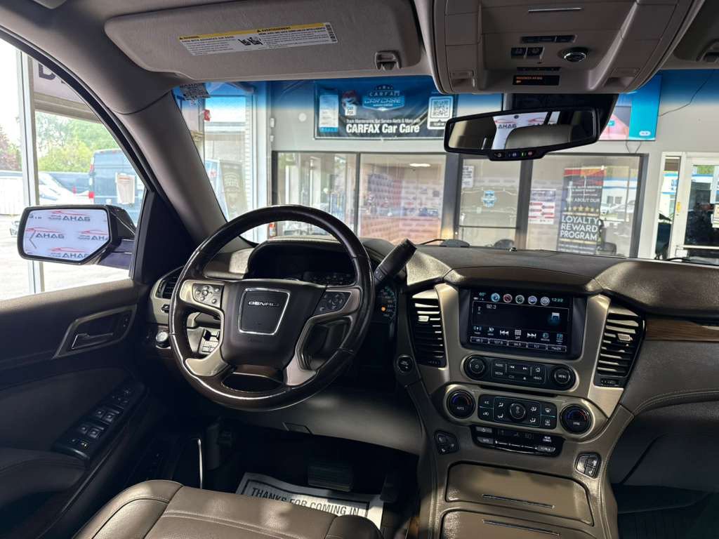 Used 2019 GMC Yukon Denali w/ Open Road Package RWD image 32