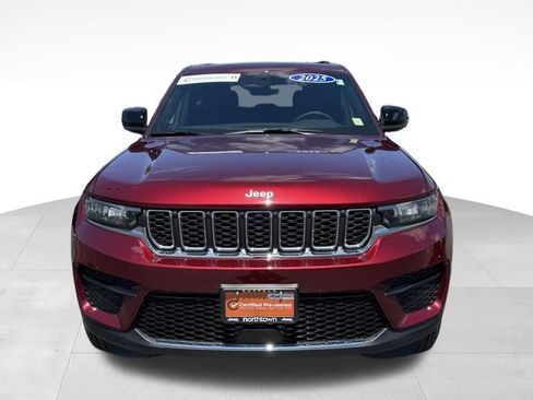 Used 2025 Jeep Grand Cherokee Laredo X w/ Luxury Tech Group I AWD/4WD image 5