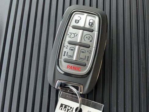New 2026 Chrysler Pacifica Limited w/ S Appearance Package FWD image 30