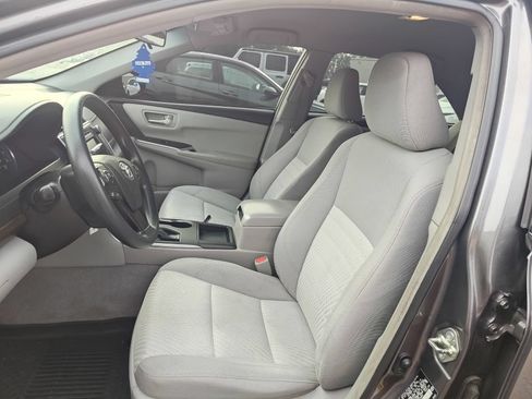 Used 2016 Toyota Camry LE FWD image 7
