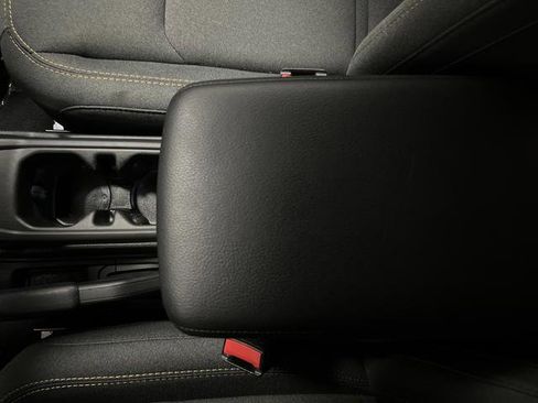 Used 2024 Jeep Wrangler Unlimited image 18