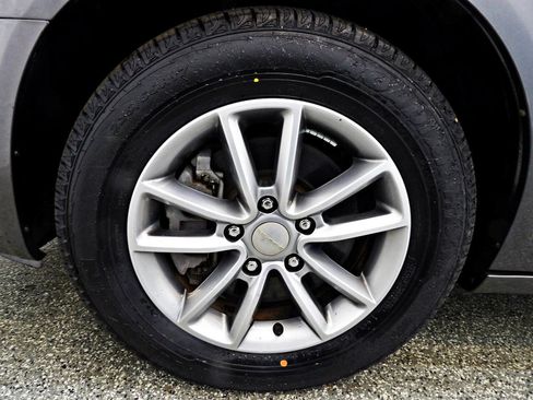 Used 2016 Dodge Grand Caravan SE image 16