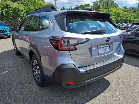 Used 2025 Subaru Outback AWD/4WD image 4