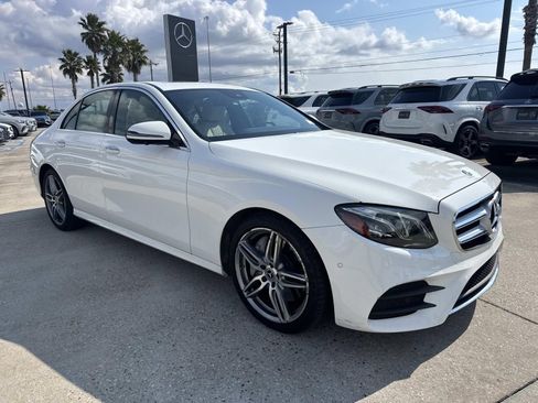 Used 2019 Mercedes-Benz E 300 image 3