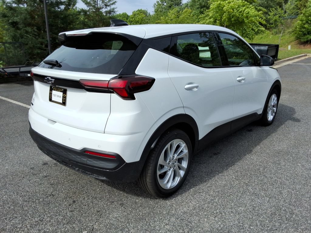 New 2027 Chevrolet Bolt LT FWD image 5