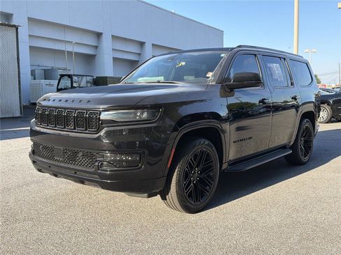 Used 2024 Jeep Wagoneer Series II AWD/4WD image 2